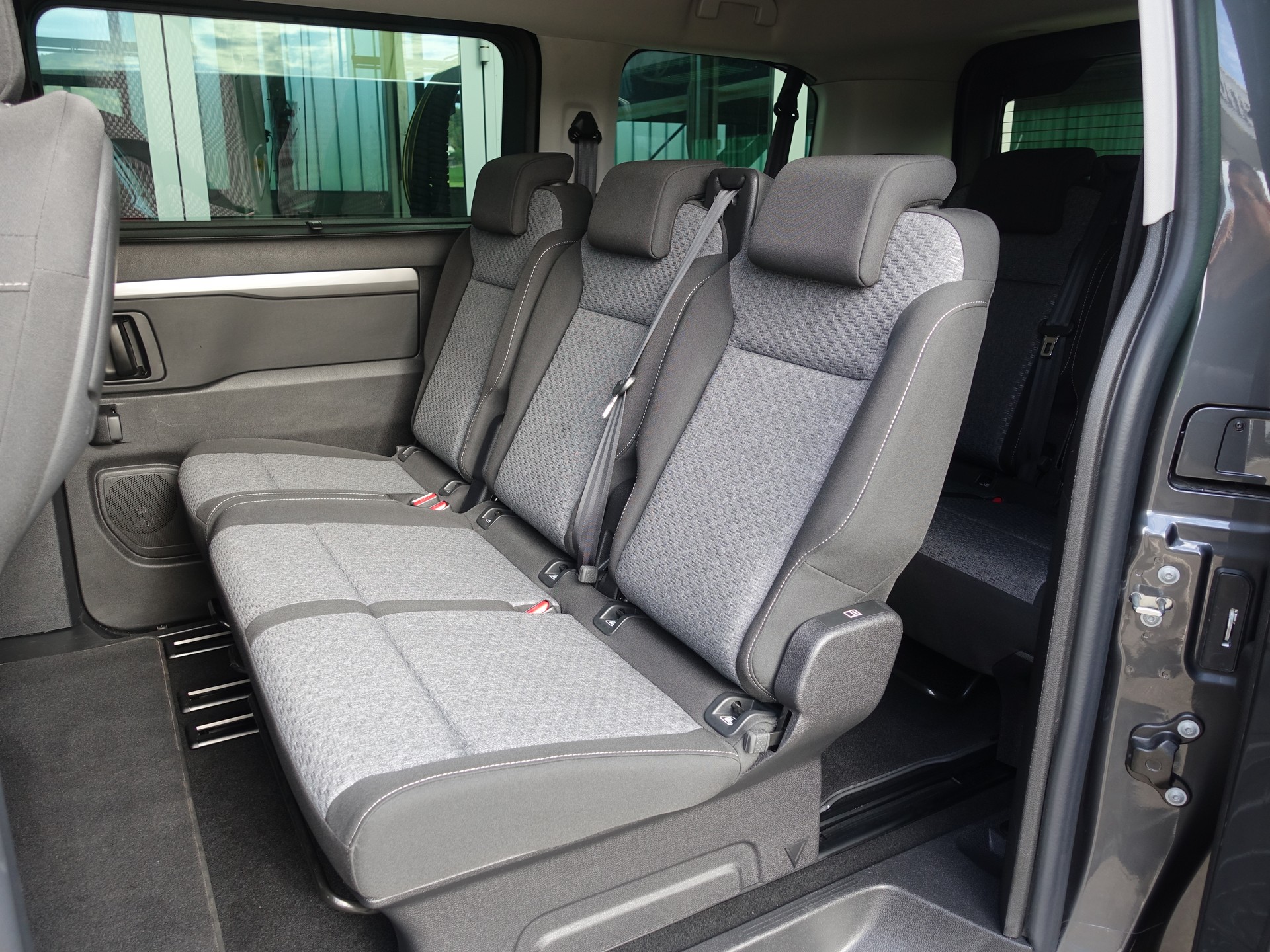 OPEL Zafira 2.0 CDTI L Automat 177PS 8-Plätzer-image-27