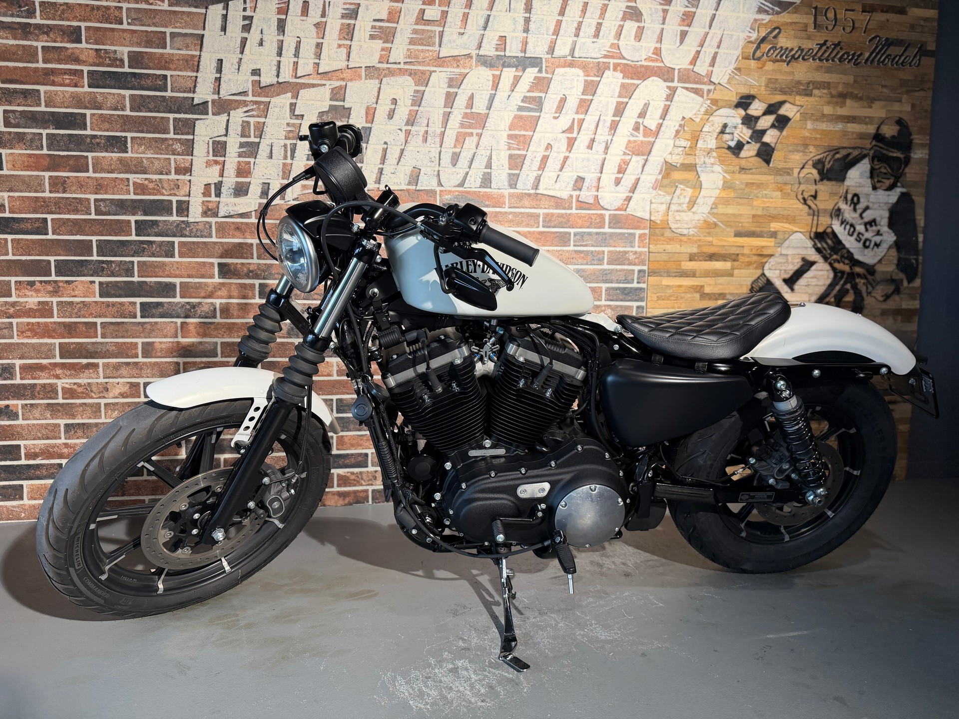 HARLEY-DAVIDSON XL 883 N Sportster Iron ABS