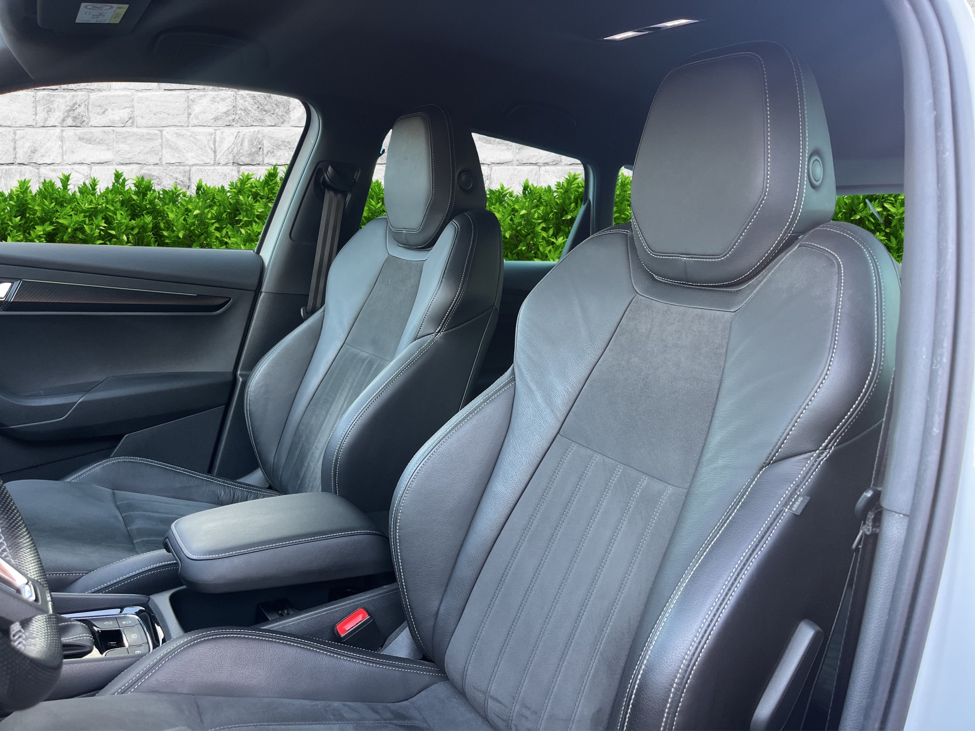 SKODA Karoq 2.0 TSI SportLine 4x4 DSG-image-12