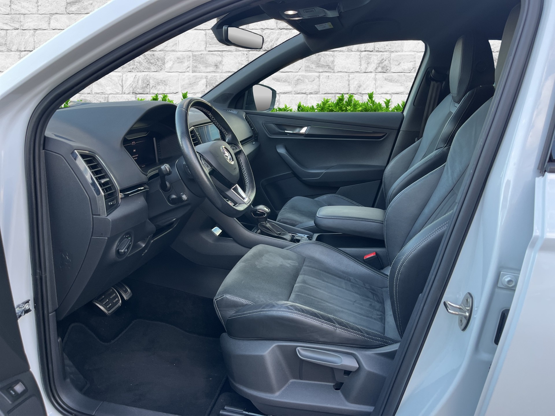 SKODA Karoq 2.0 TSI SportLine 4x4 DSG-image-13