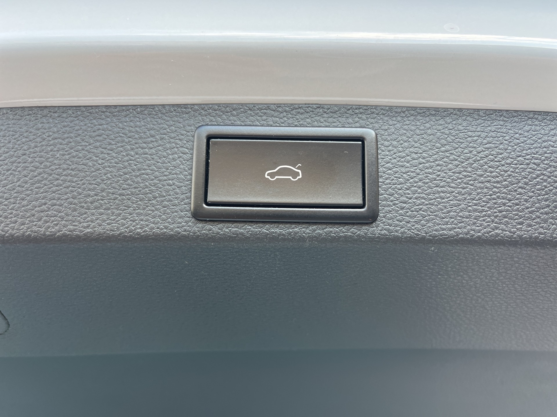 SKODA Karoq 2.0 TSI SportLine 4x4 DSG-image-17