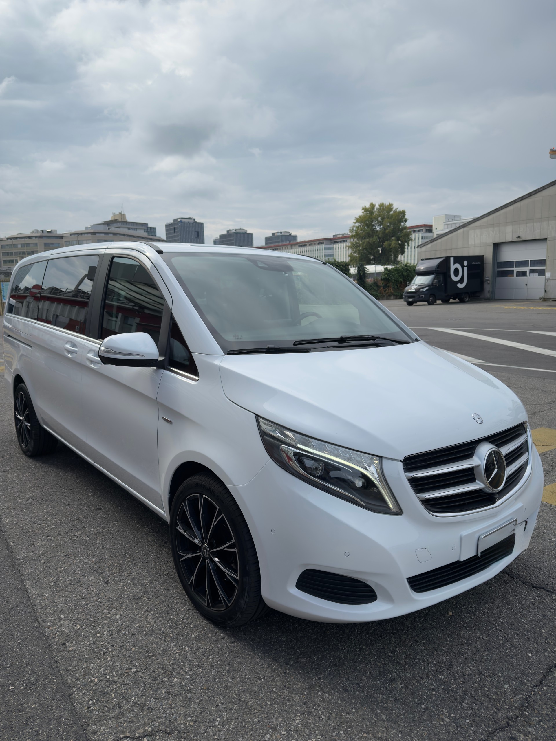 MERCEDES-BENZ V 250-image-2