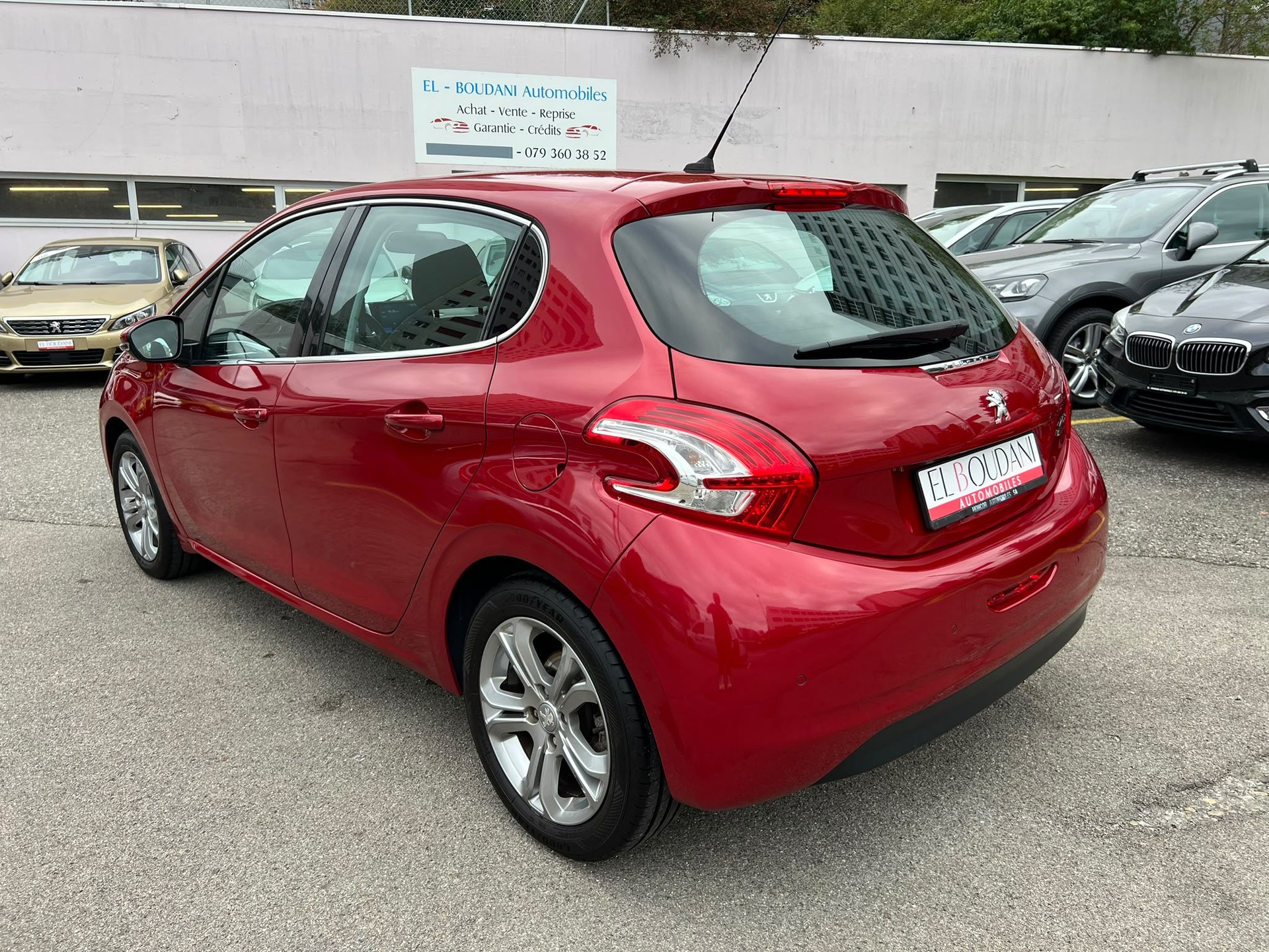 PEUGEOT 208 1.2 THP Allure-image-3