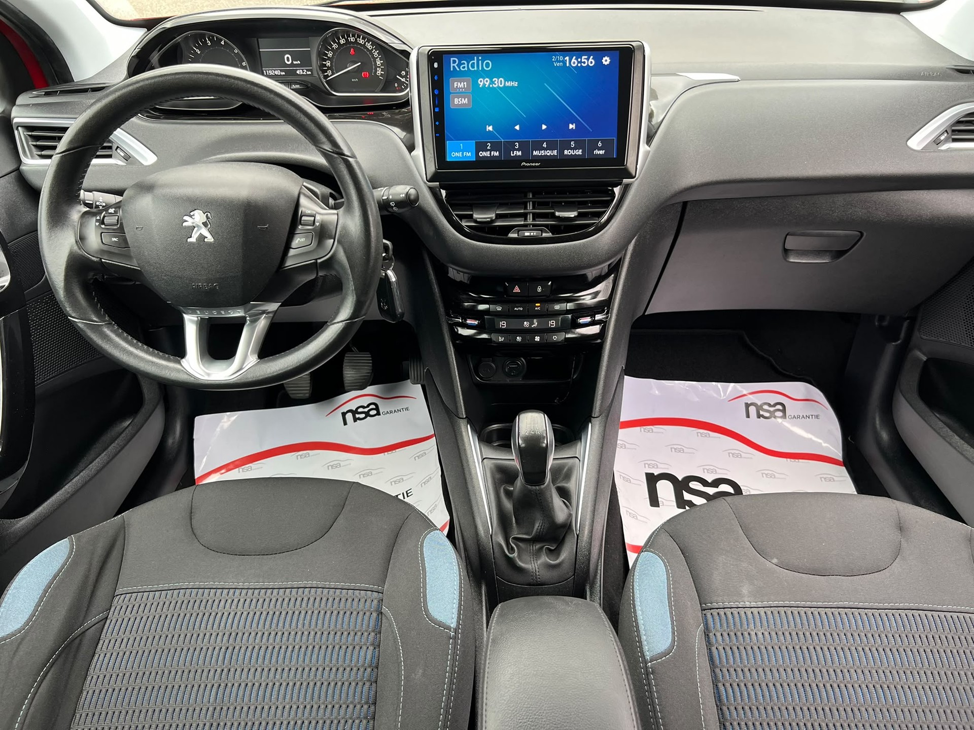 PEUGEOT 208 1.2 THP Allure-image-7