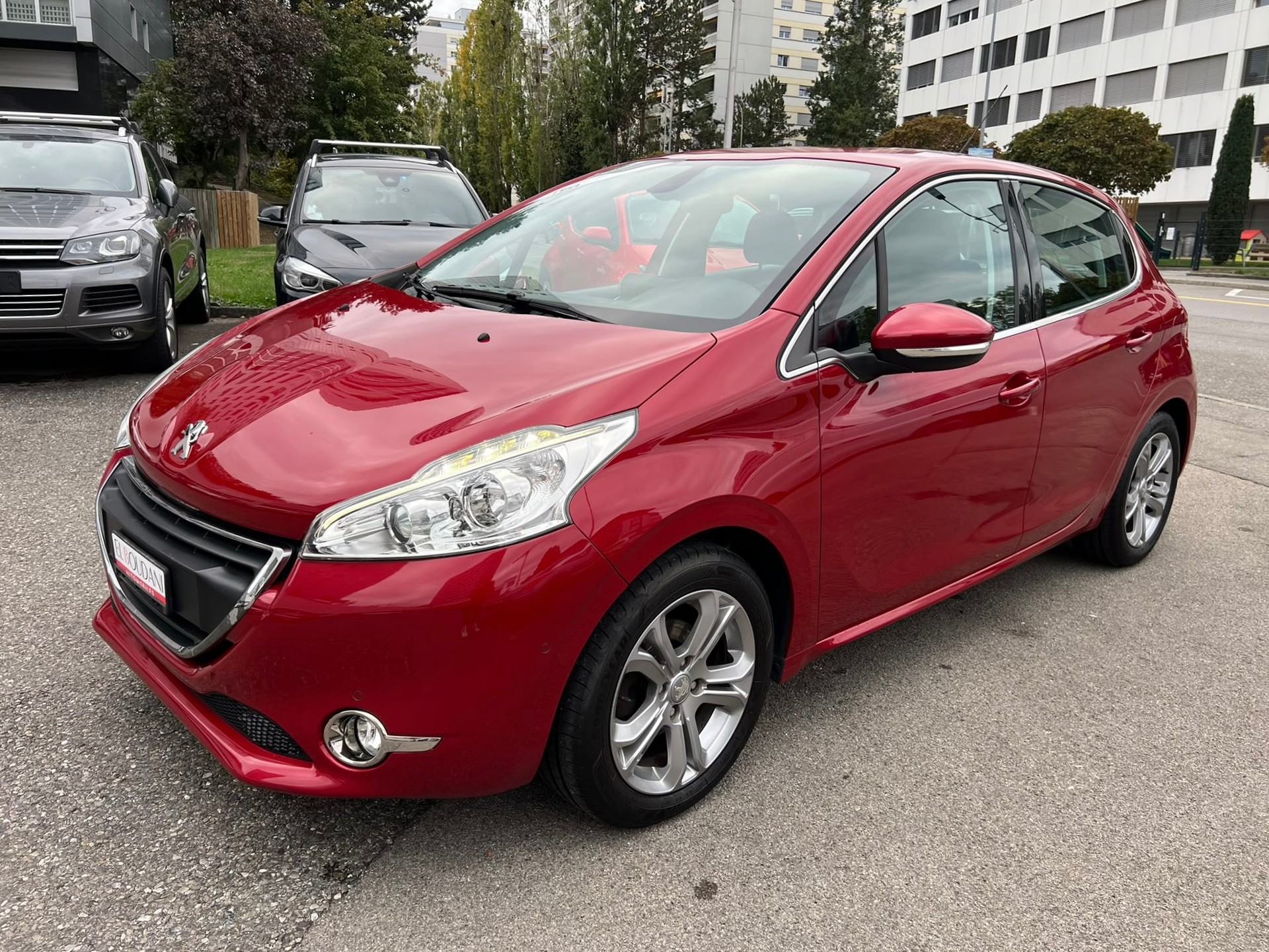PEUGEOT 208 1.2 THP Allure-image-2