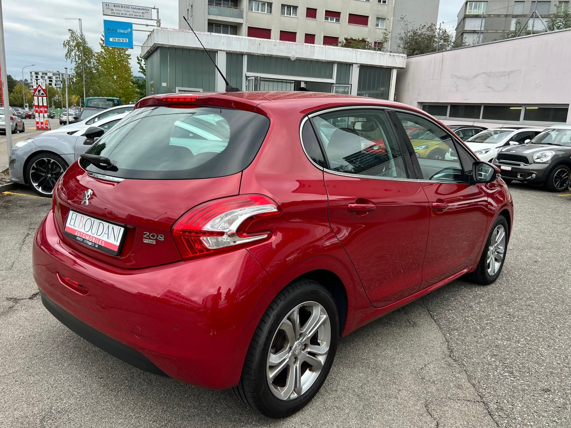 PEUGEOT 208 1.2 THP Allure-image-5