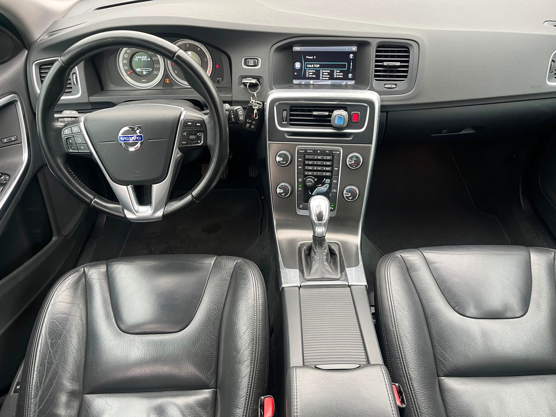VOLVO V60 D4 Summum Frisch ab MFK-image-4