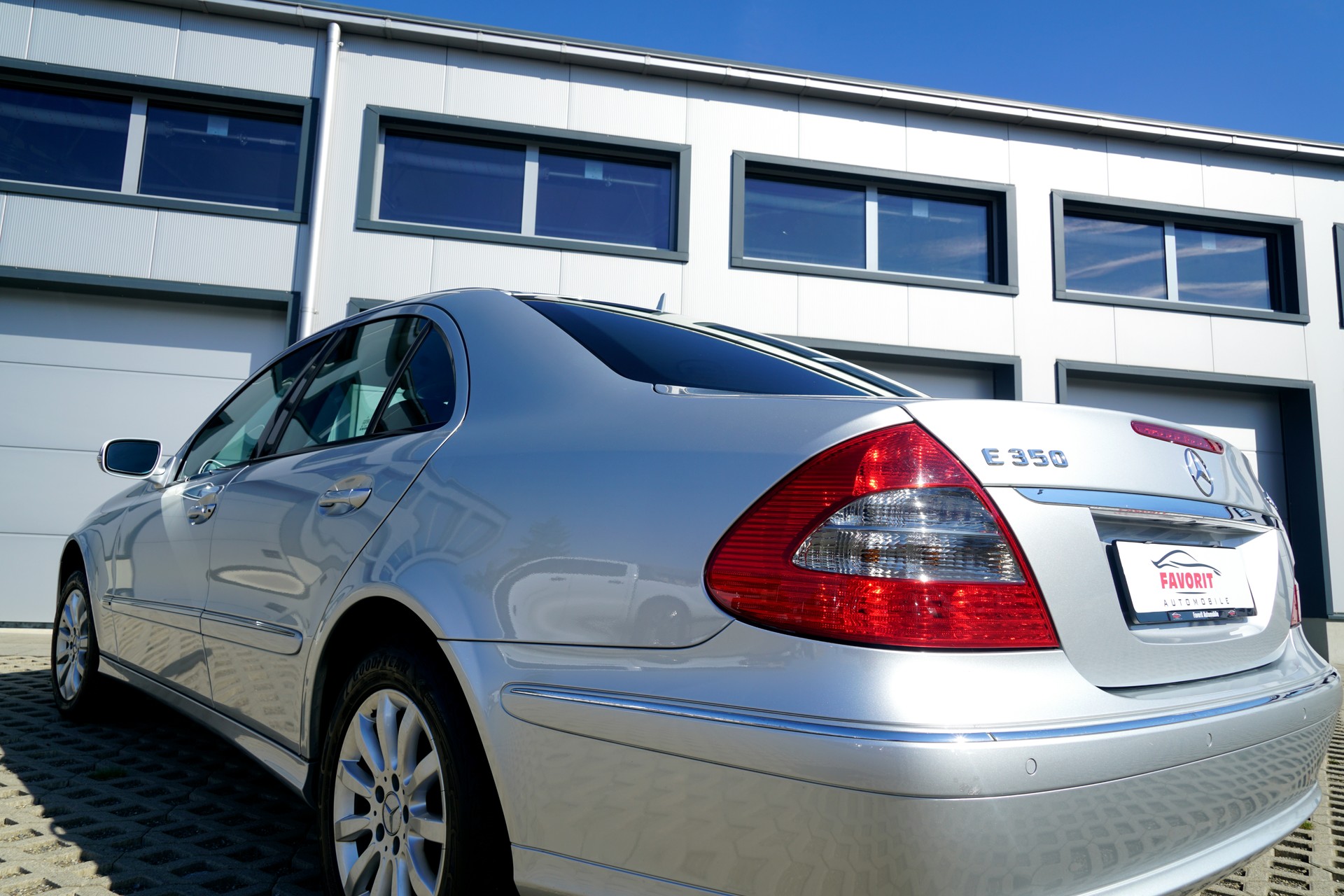 MERCEDES-BENZ E 350 Elégance 4Matic Automatic (CH)-image-2