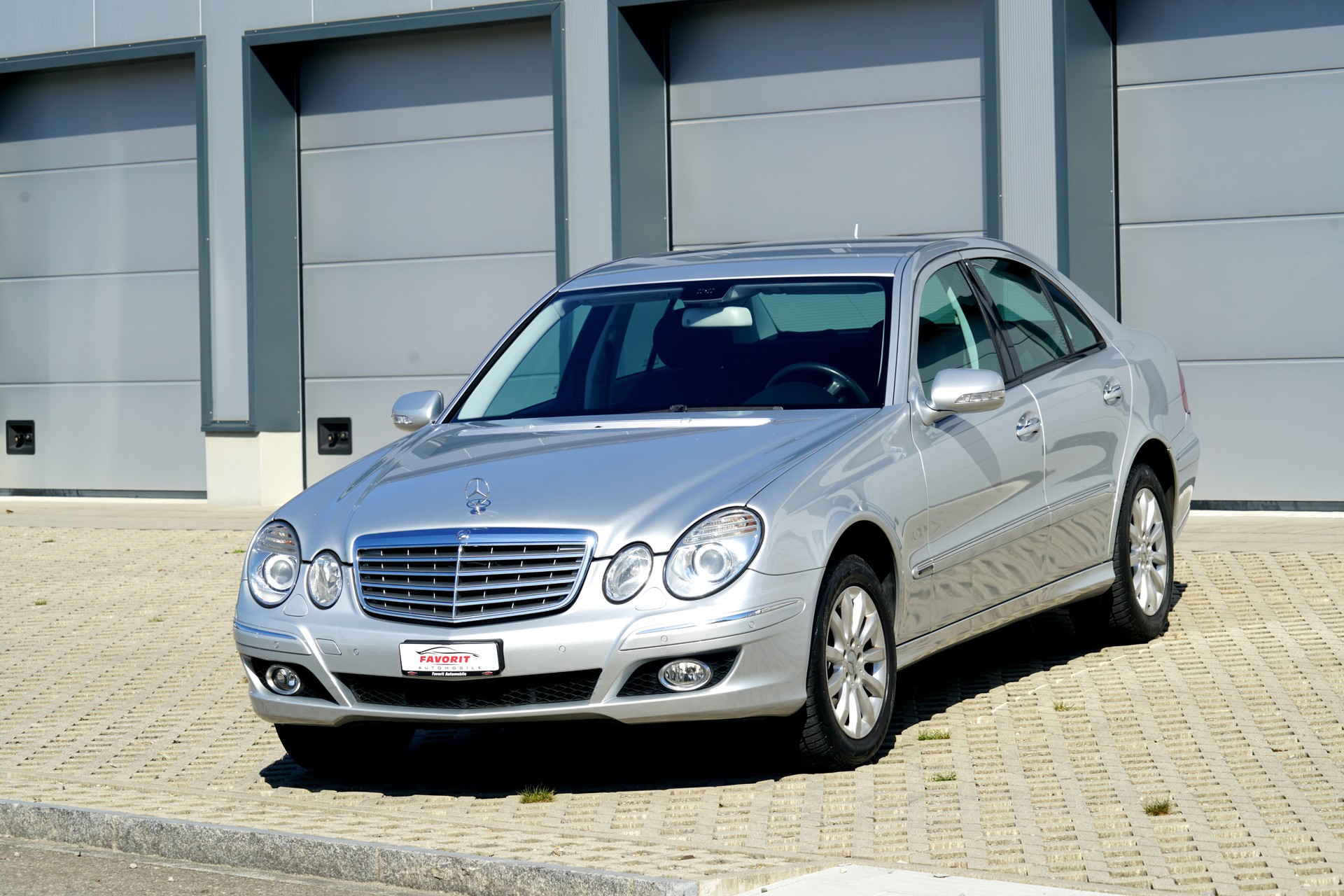 MERCEDES-BENZ E 350 Elégance 4Matic Automatic (CH)-image-0