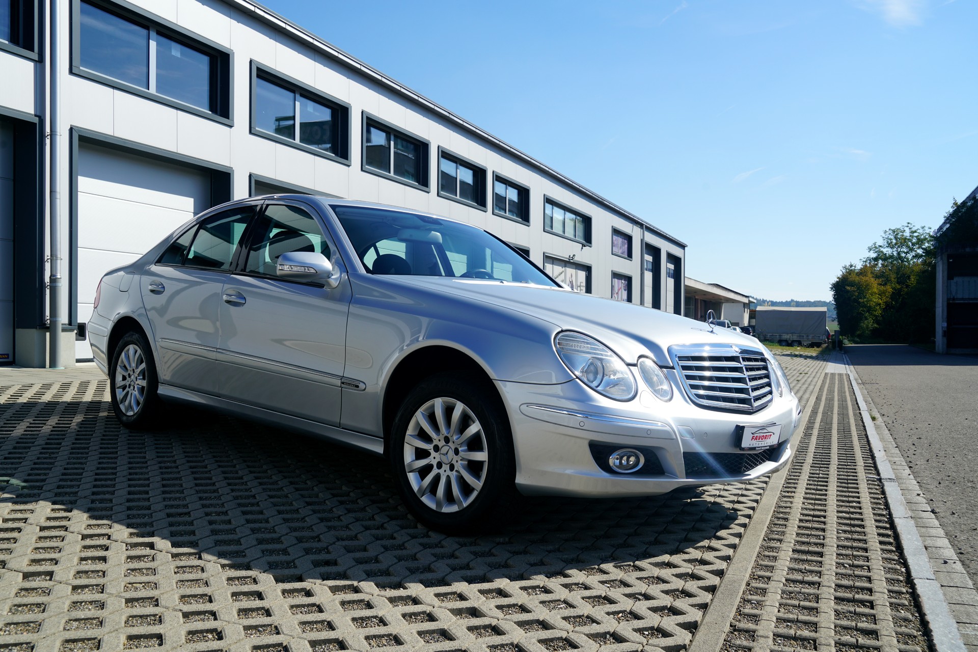 MERCEDES-BENZ E 350 Elégance 4Matic Automatic (CH)-image-1