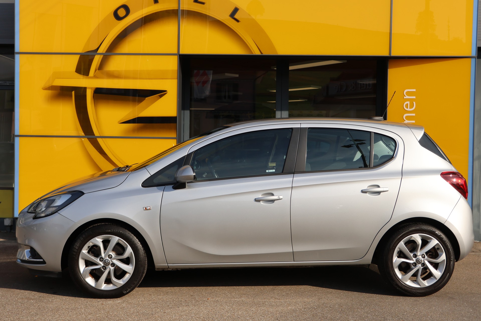 OPEL Corsa 1.0 T Color Edition-image-1