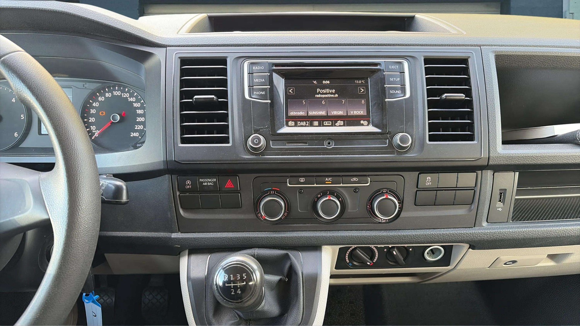 VW T6 2.0 TDI 6 Plätze und Sortimo Innenausbau-image-14