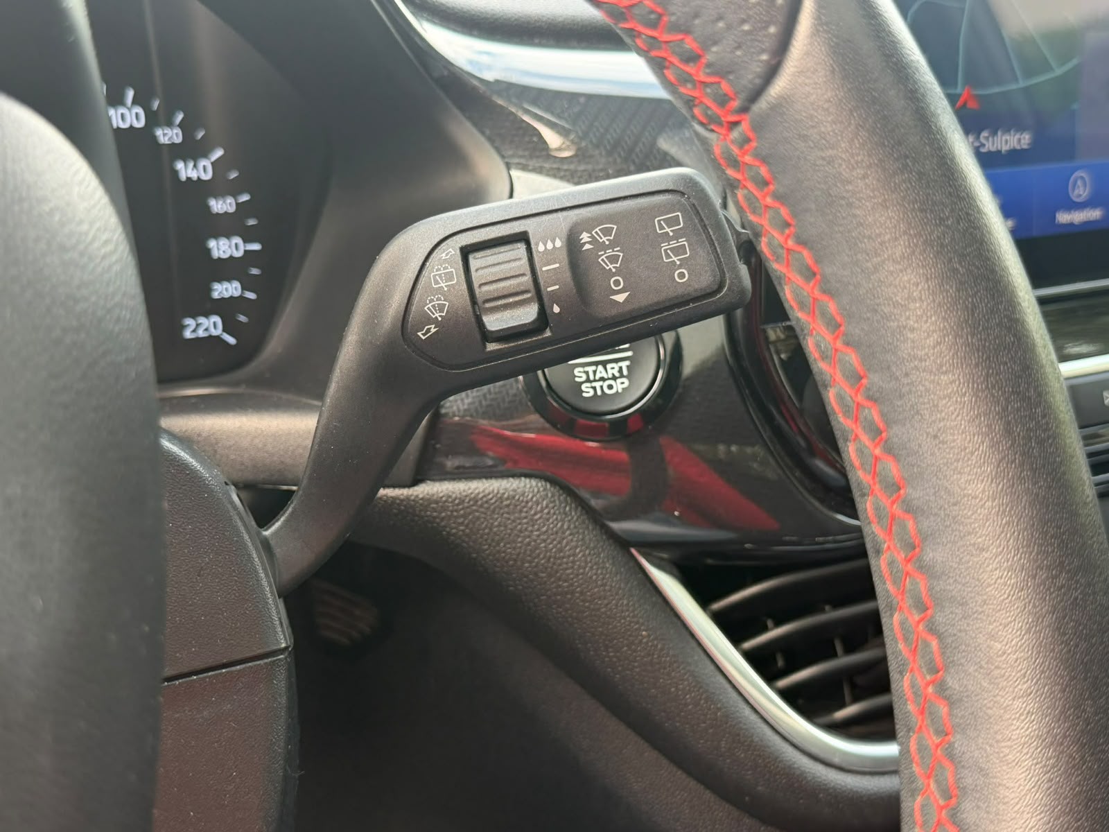 FORD Fiesta 1.0 SCTi ST Line-image-16