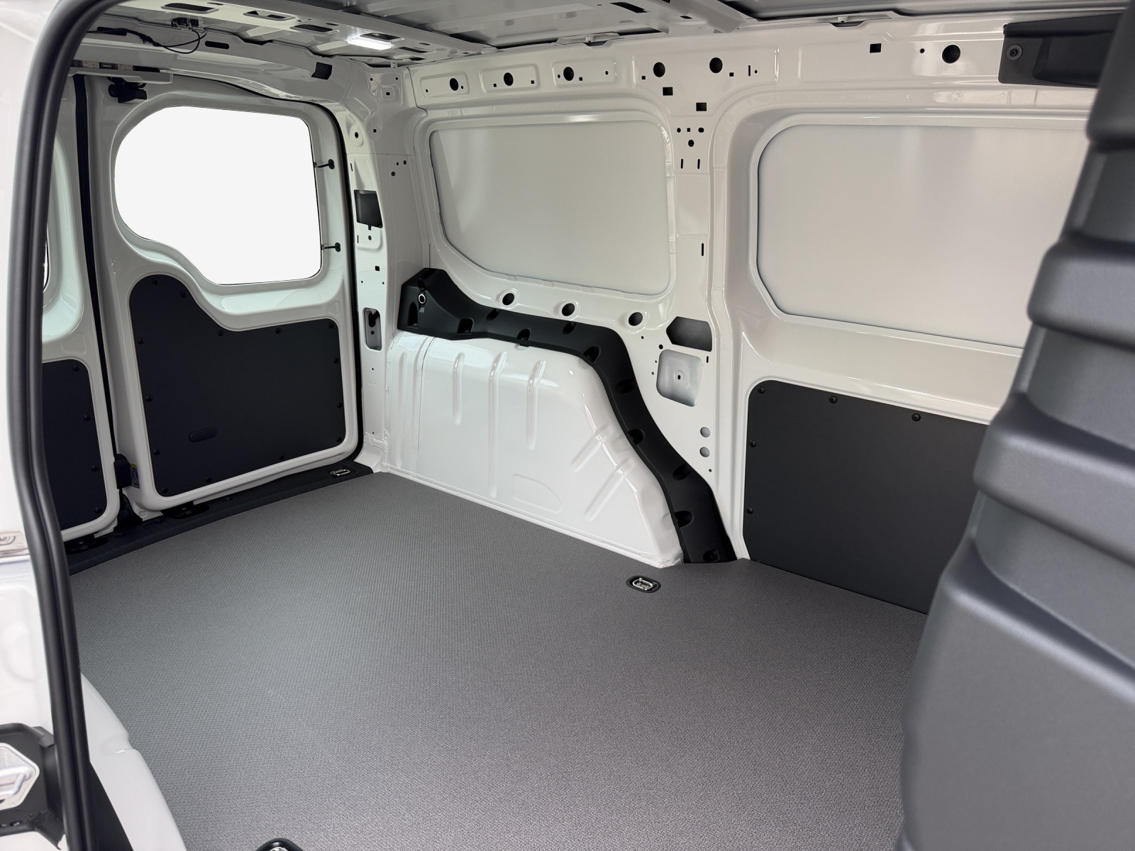 VW Caddy Cargo 1.5TSI Maxi Entry-image-11
