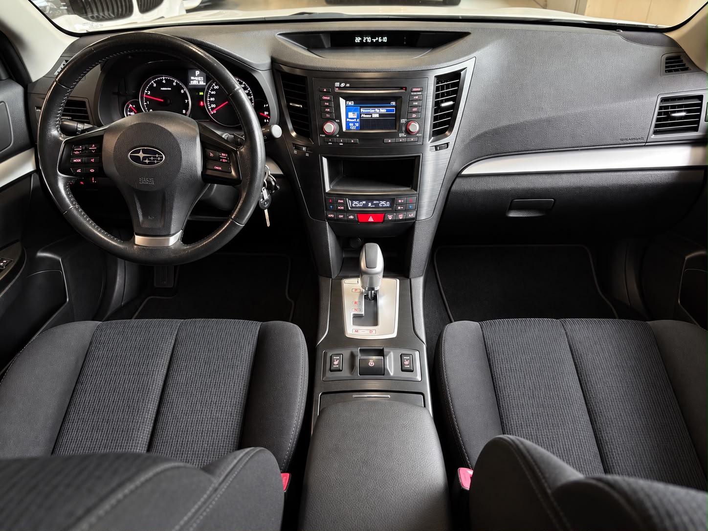 SUBARU Legacy 2.0i Swiss AWD Lineartronic-image-12