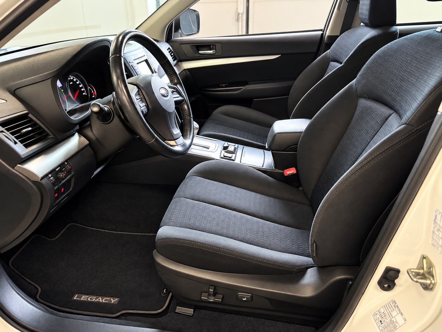 SUBARU Legacy 2.0i Swiss AWD Lineartronic-image-15