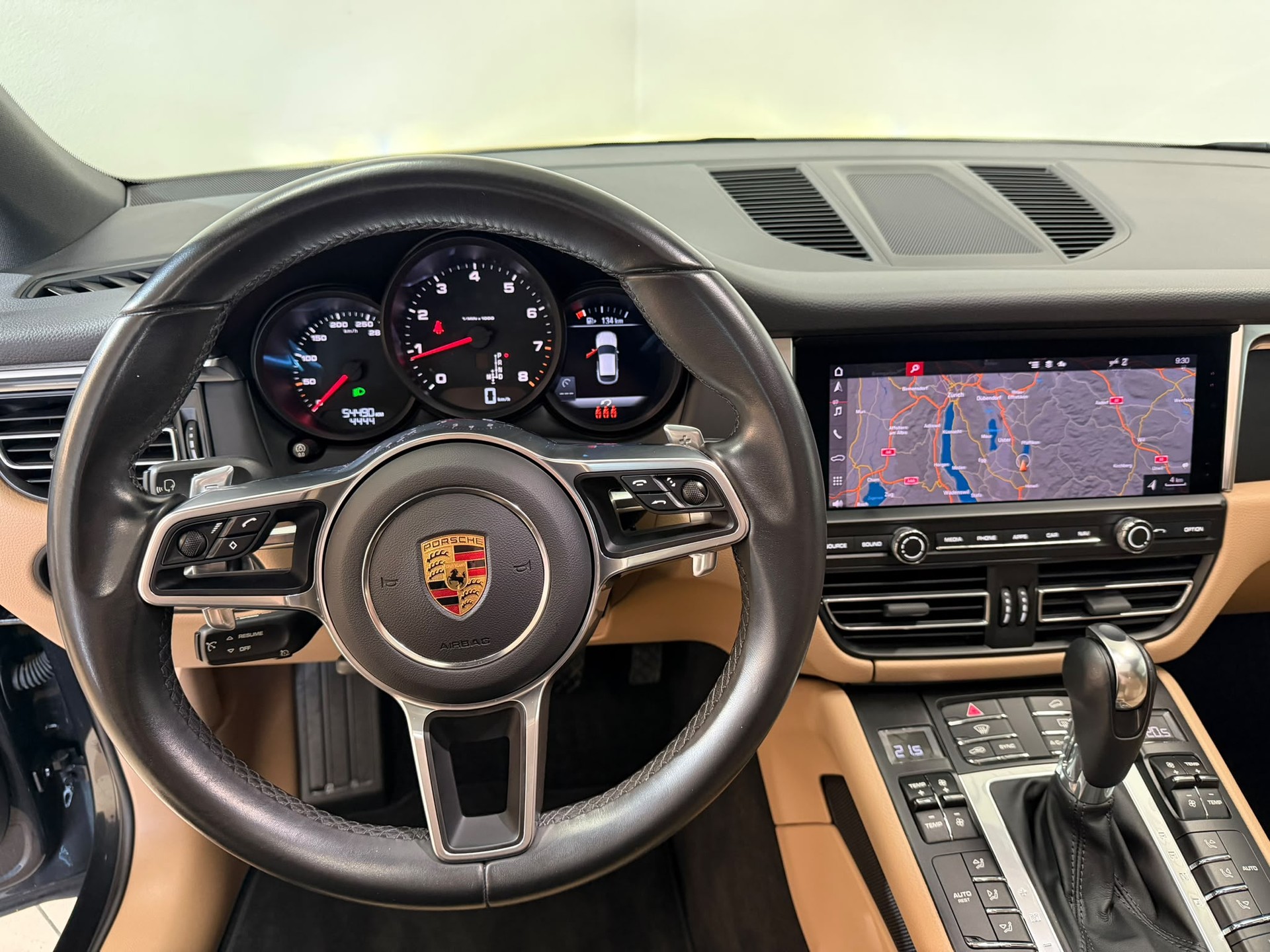 PORSCHE Macan PDK-image-7