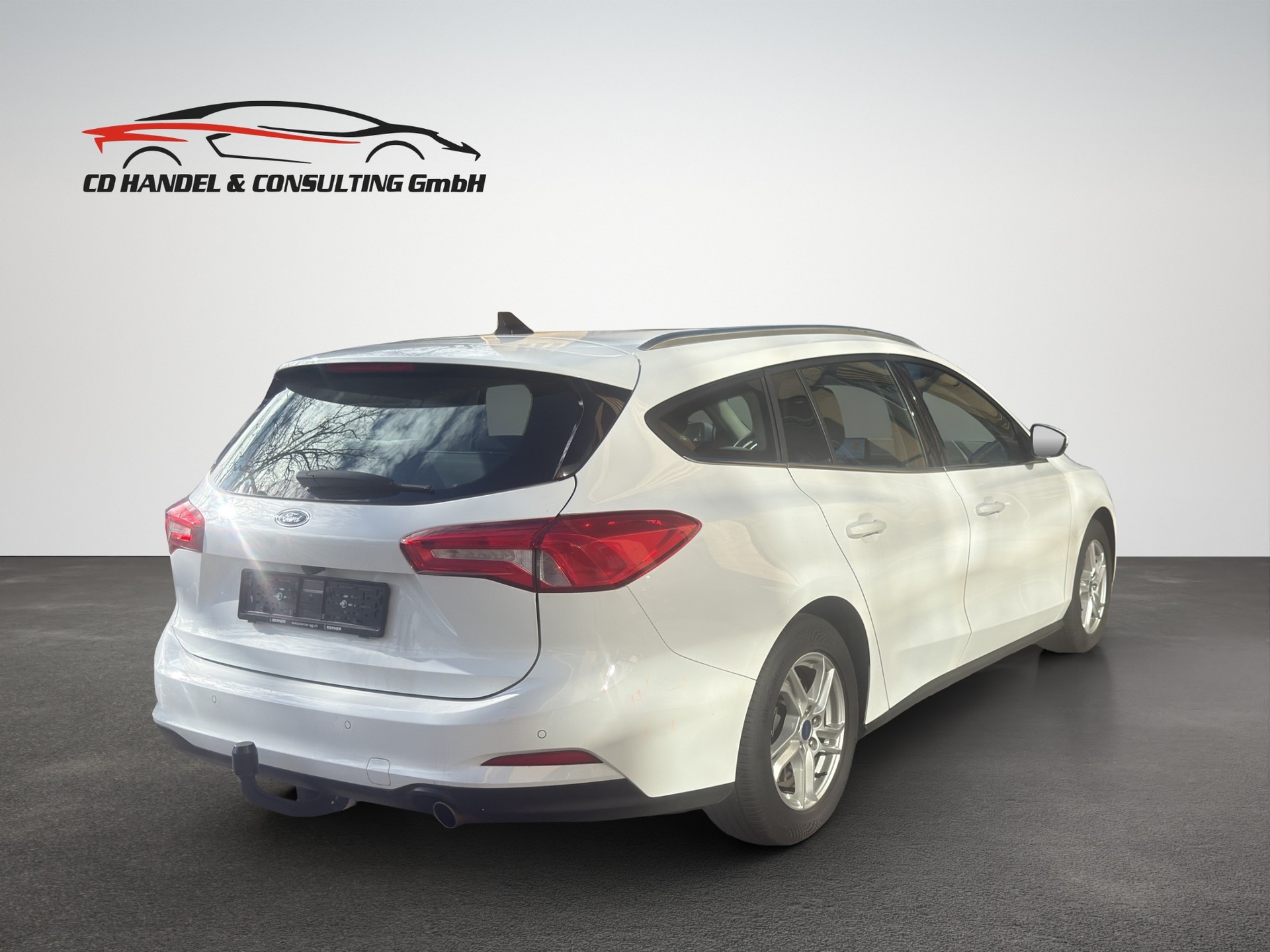 FORD Focus 1.0 SCTi Cool Connect Automatic-image-3