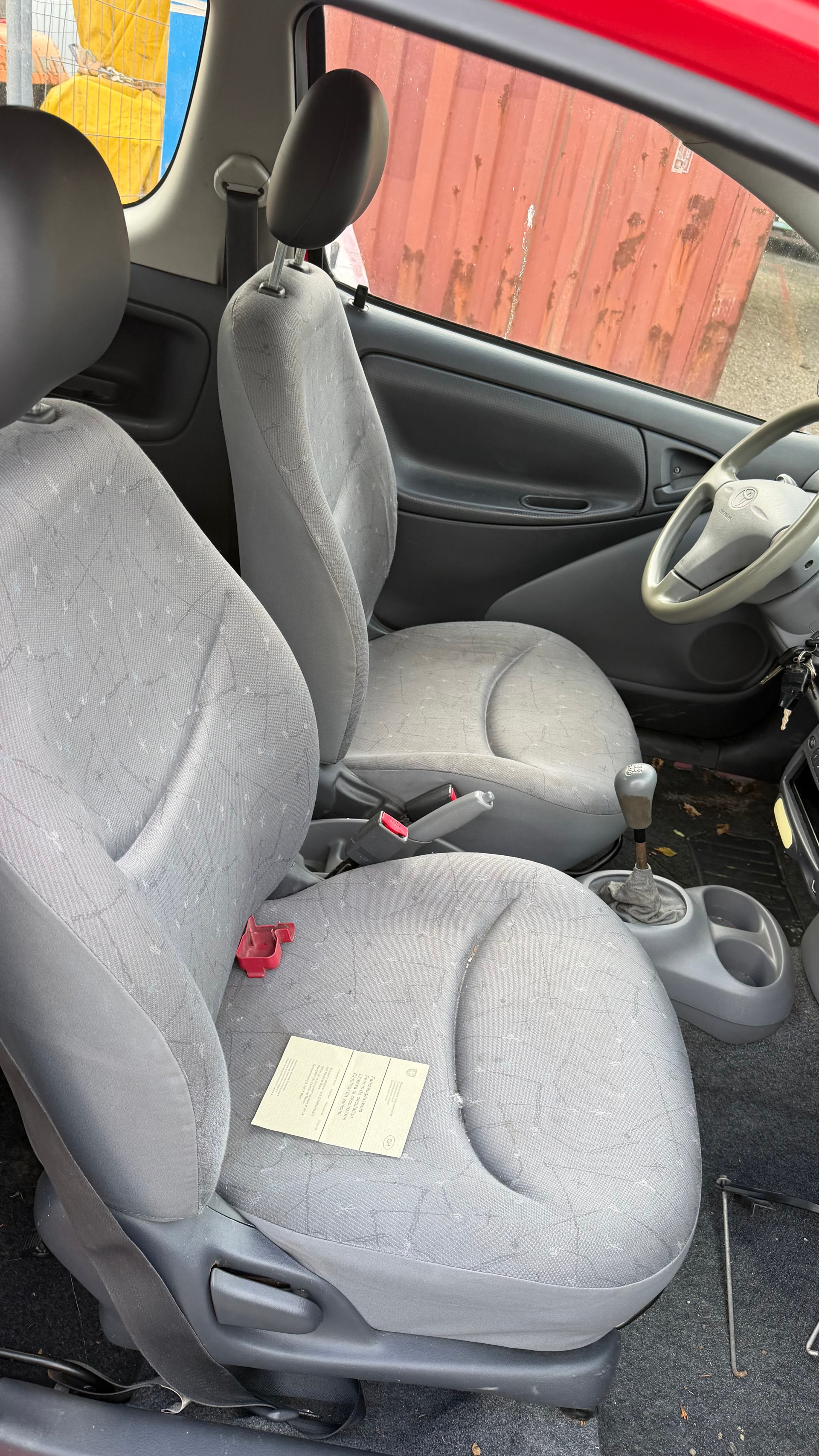TOYOTA Yaris 1.0 Linea Terra-image-4