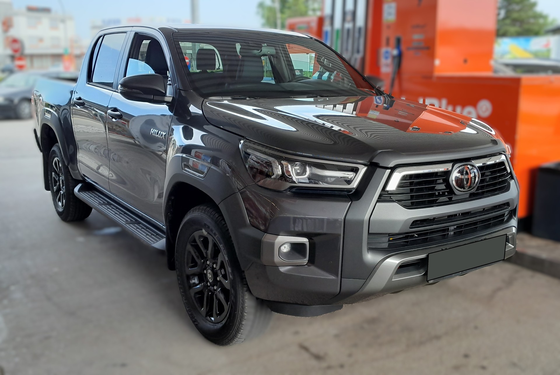 TOYOTA HI-LUX INVINCIBLE 2,8 DC 4x4 MHEV oxydbronze / grey metallic, inklusive AHK 3,5 Tonnen + Wanne-image-15