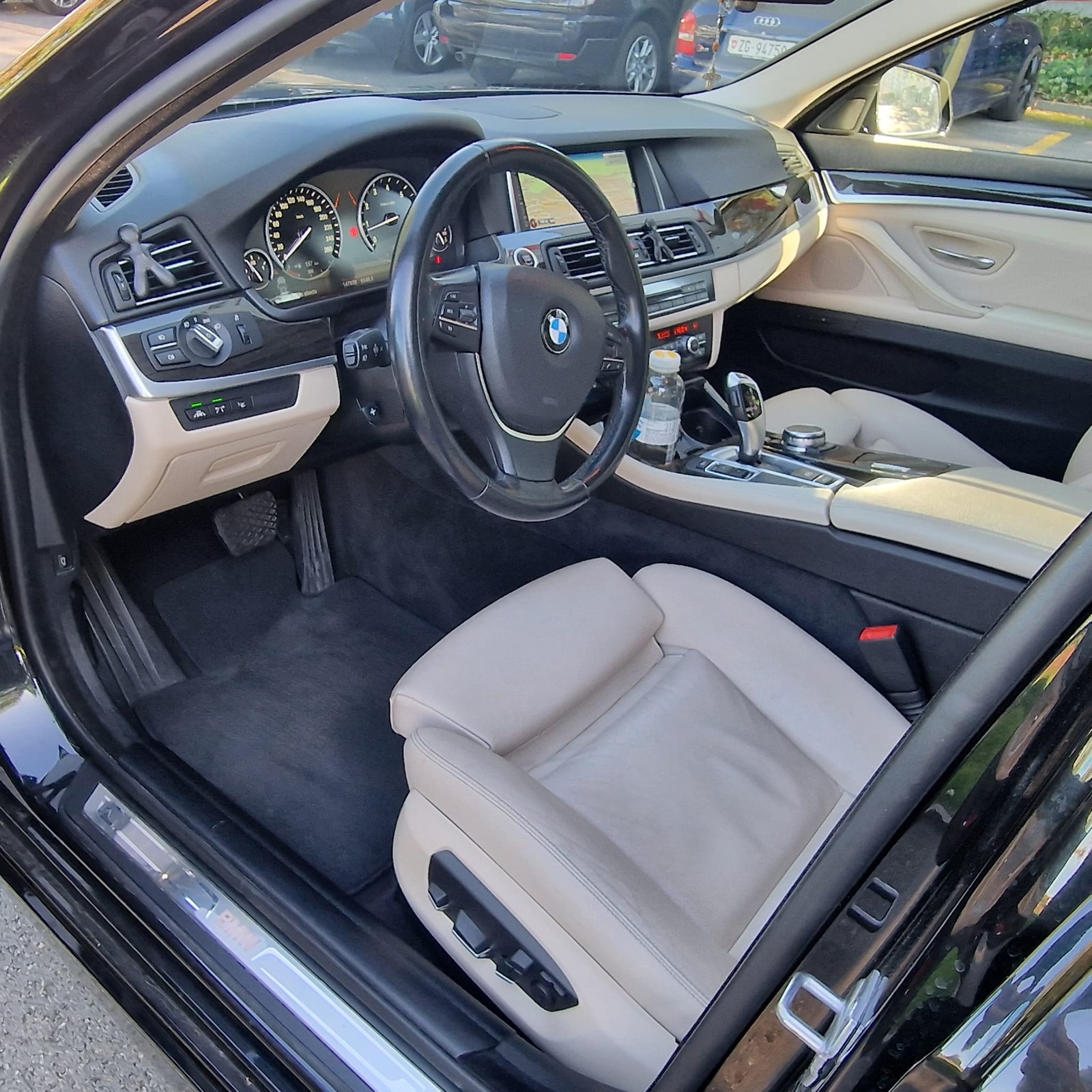 BMW 550i Touring Luxury Line Steptronic-image-3