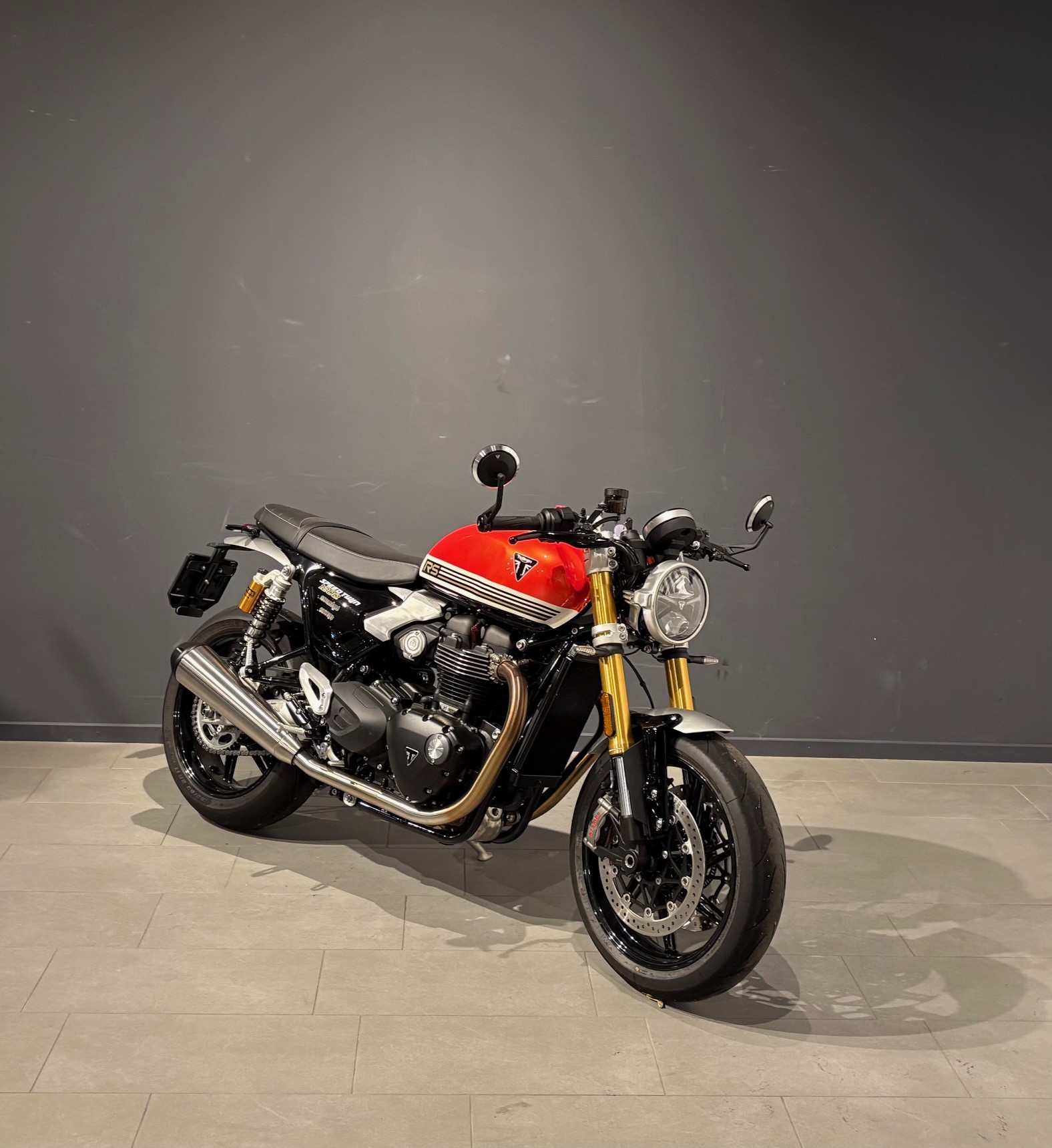 TRIUMPH Speed Twin 1200 RS-showroom-element-1