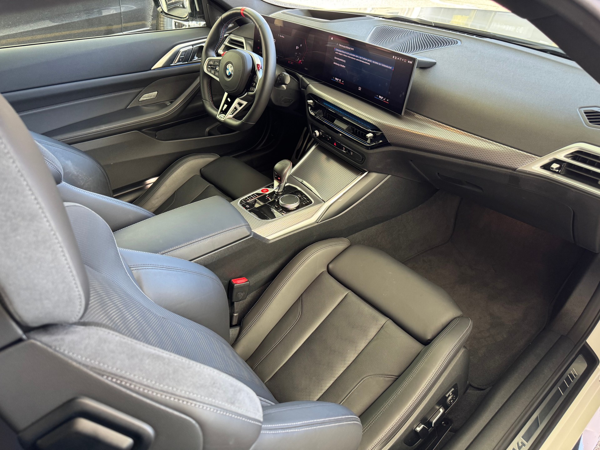 BMW M4 Coupé Competition LCI-image-11