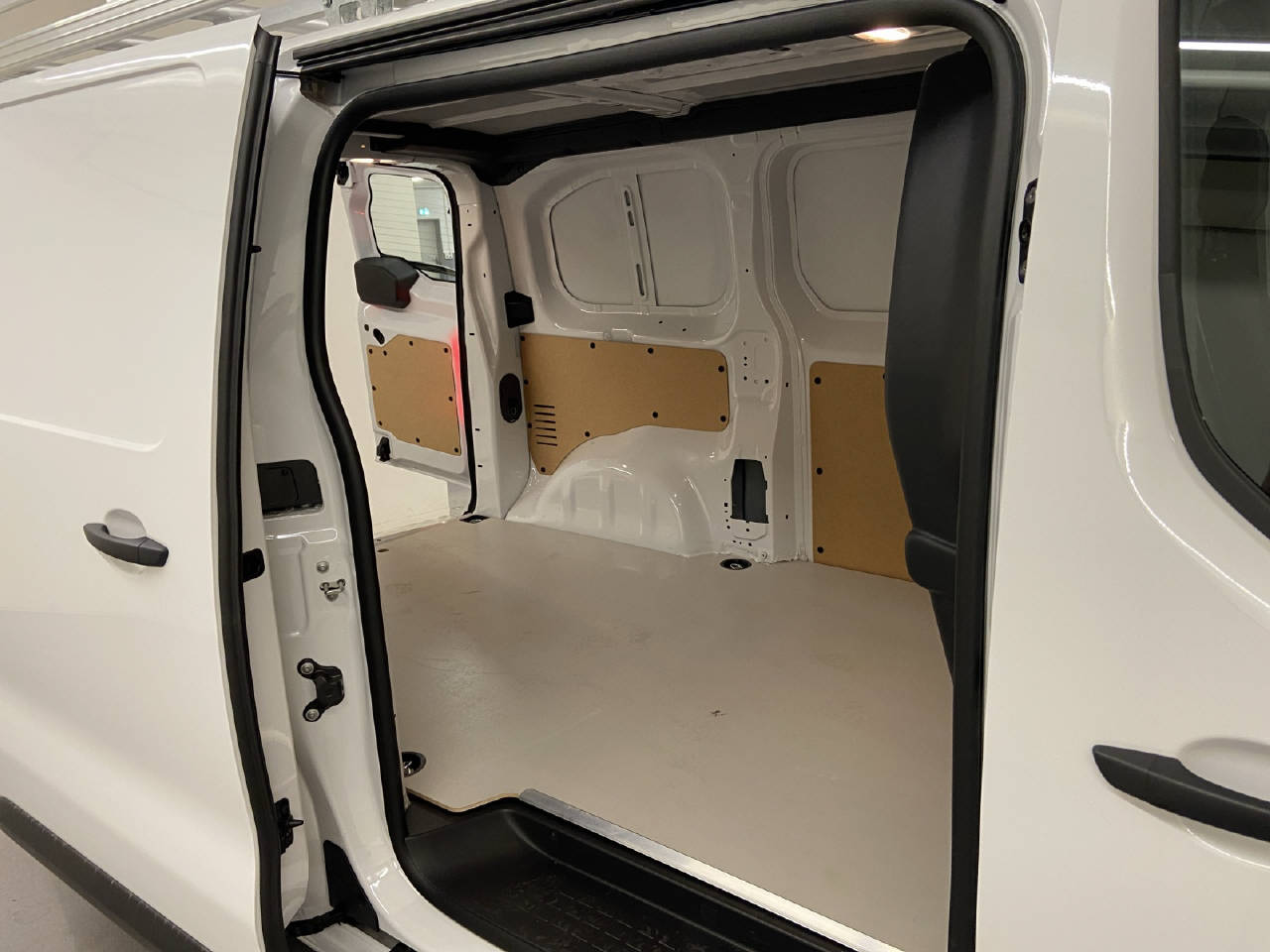 OPEL Vivaro Cargo 2.0 D 144 S/S-image-12