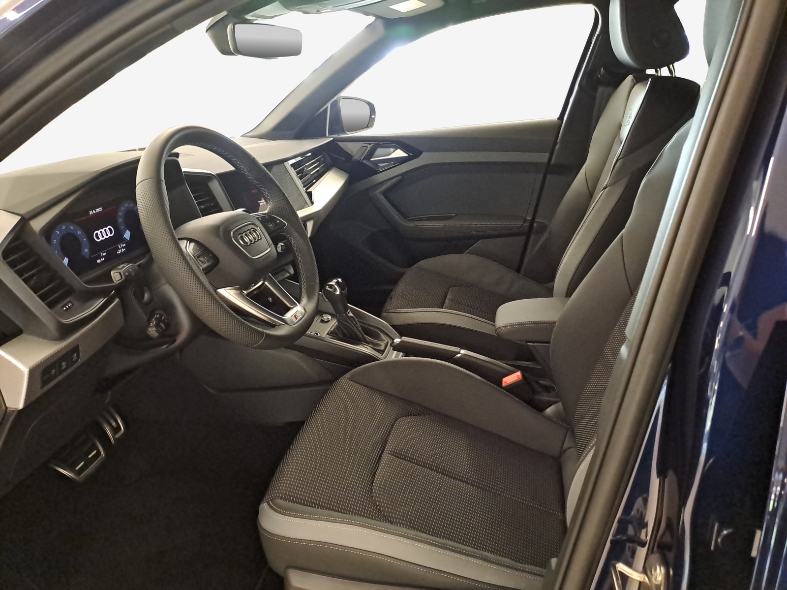 AUDI A1 Sportback 30 TFSI S Line Attraction S-tronic-image-7