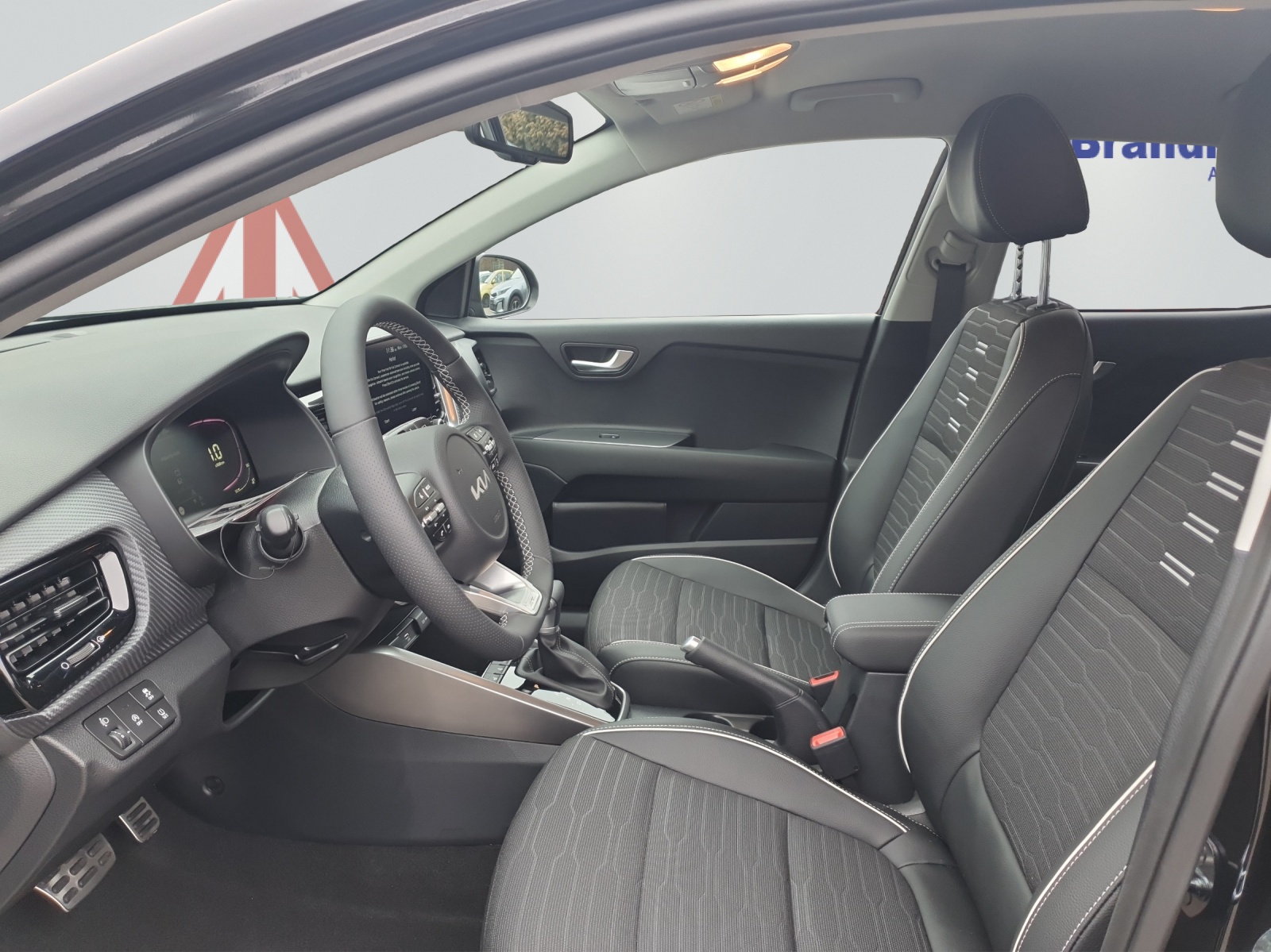 KIA Stonic 1.0 T-GDi GT-Line-image-7