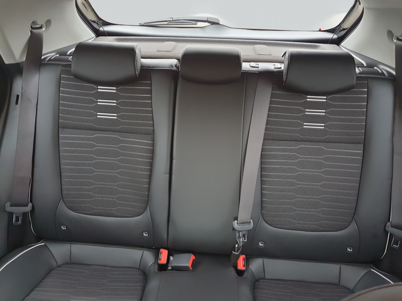 KIA Stonic 1.0 T-GDi GT-Line-image-8