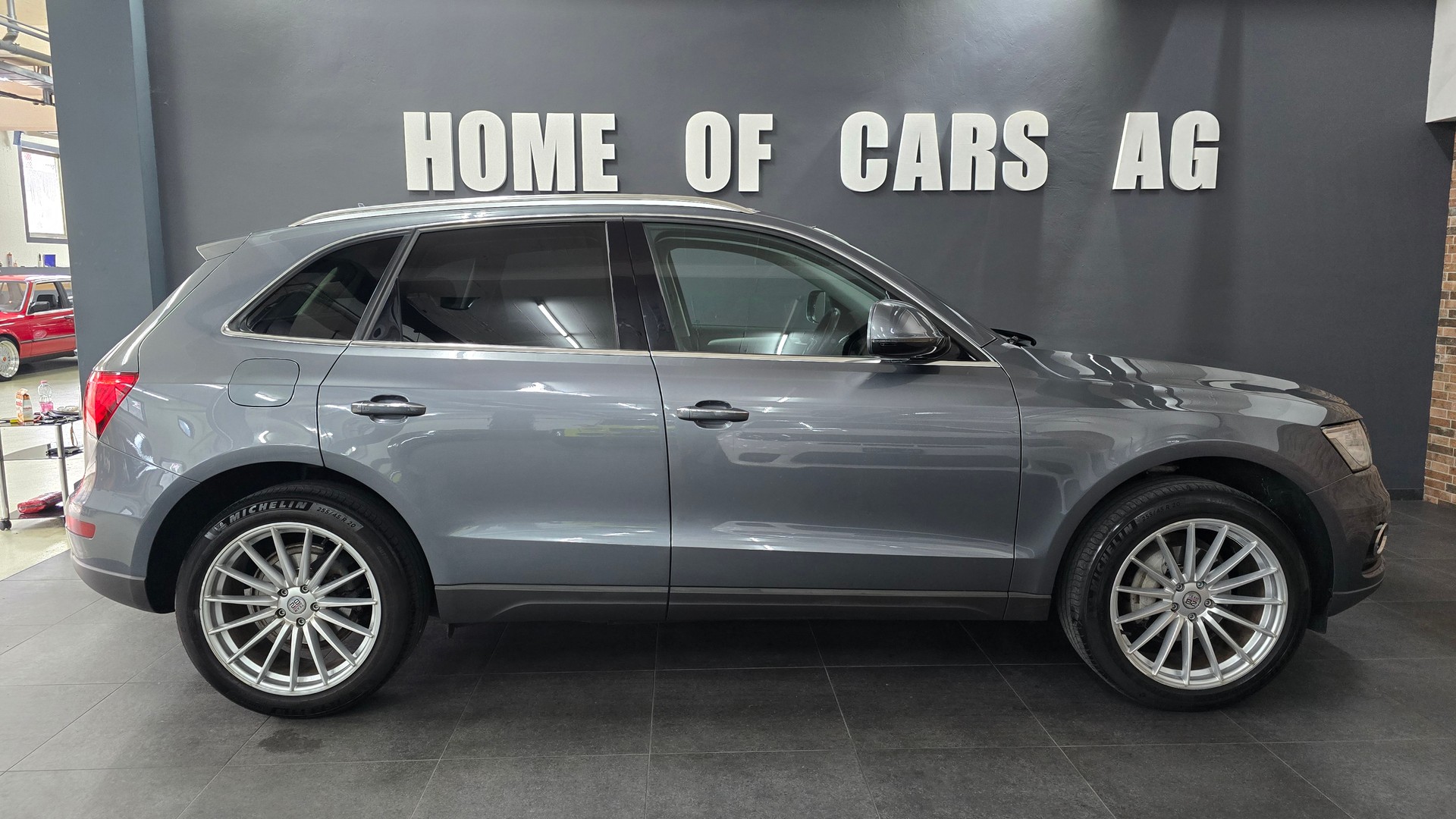 AUDI Q5 2.0 TDI quattro S-tronic-image-9