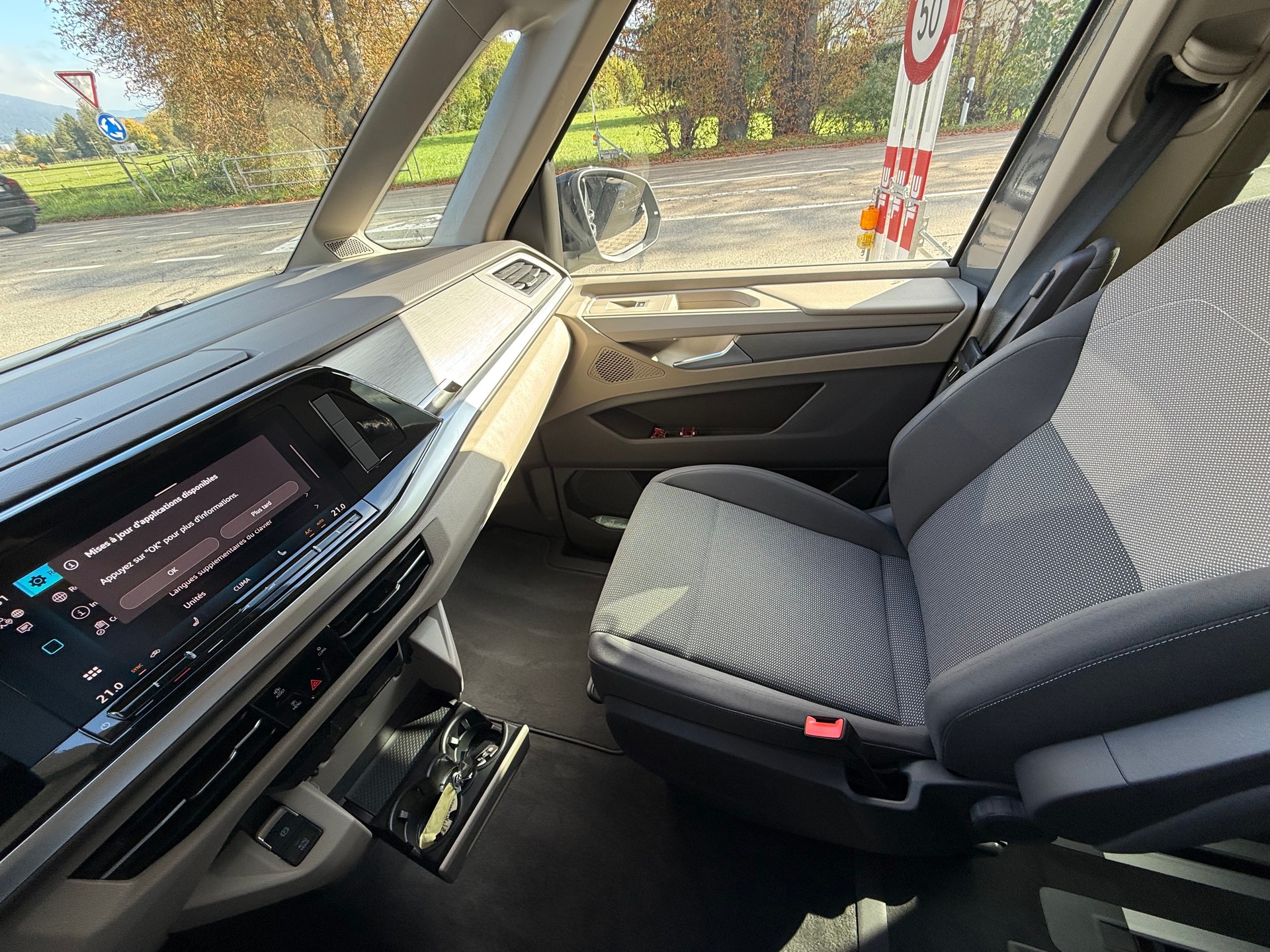 VW Multivan 2.0 TDI Life DSG Lang VENDUE / VERKAUFT-image-11