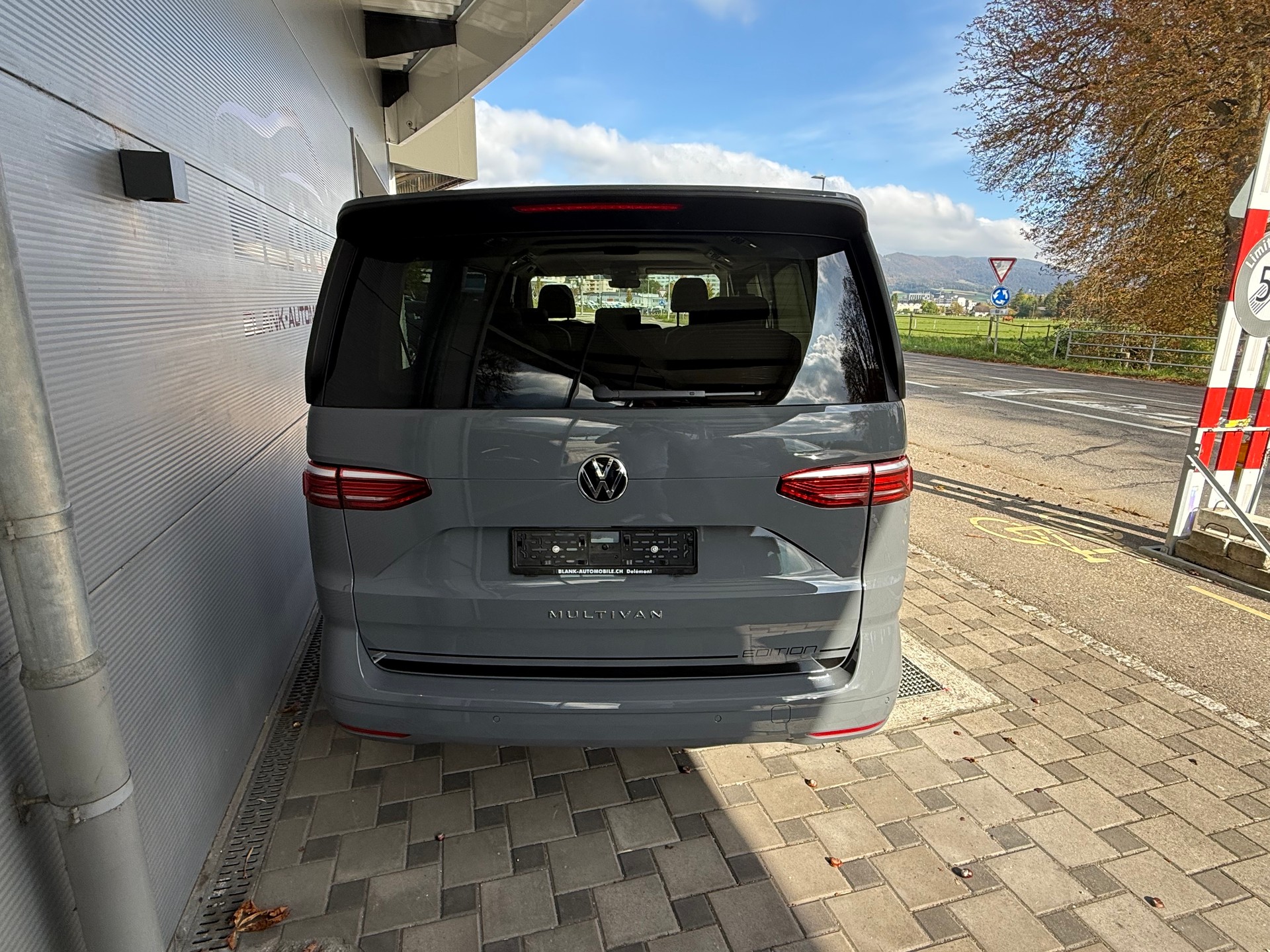 VW Multivan 2.0 TDI Life DSG Lang VENDUE / VERKAUFT-image-4