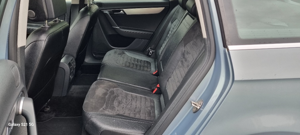 VW Passat Variant 2.0 TDI BMT Highline 4MDSG-image-8