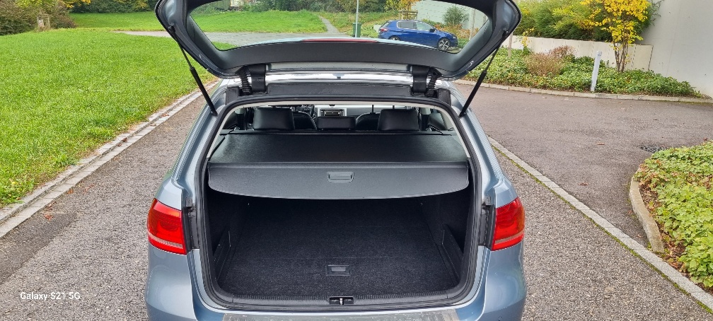 VW Passat Variant 2.0 TDI BMT Highline 4MDSG-image-13