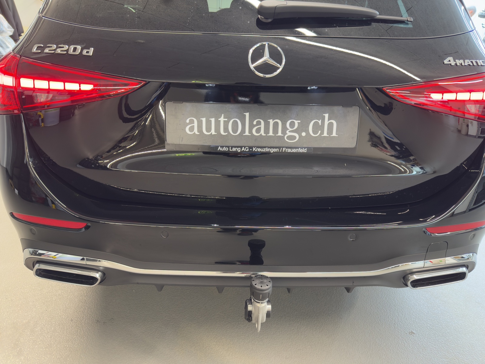 MERCEDES-BENZ C 220 d AMG Line 4Matic Swiss Star T-Modell-image-5