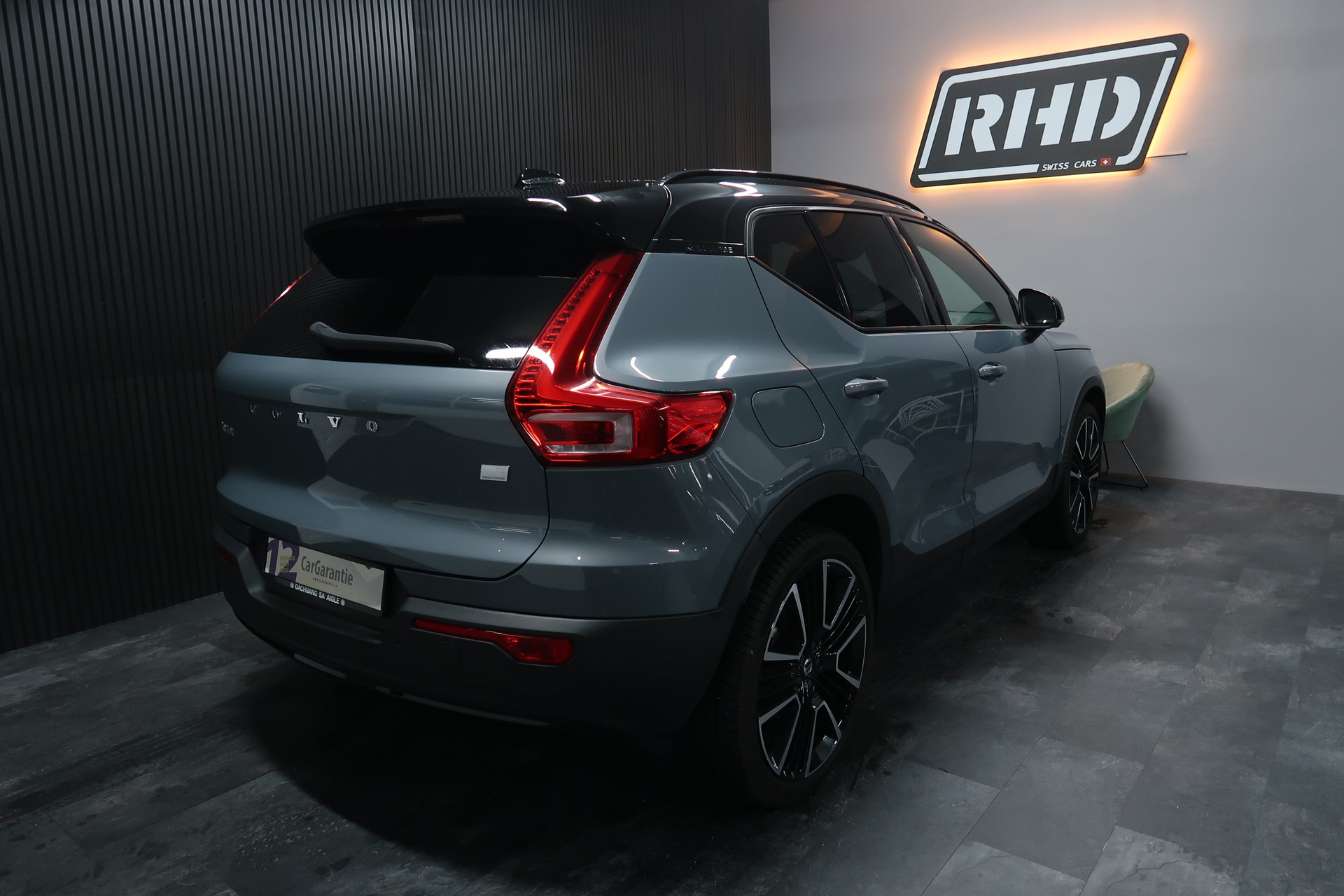 VOLVO XC40 T5 TwE R-Design DCT / CH / MFK / GARANTIE-image-4