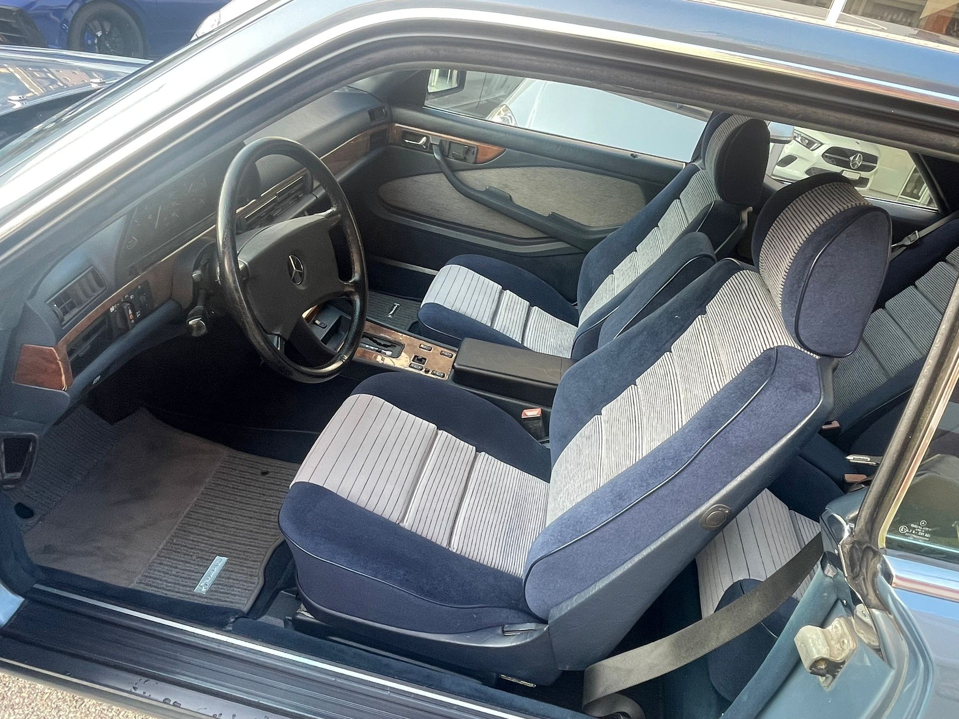 MERCEDES-BENZ 420 SEC Automatic-image-6