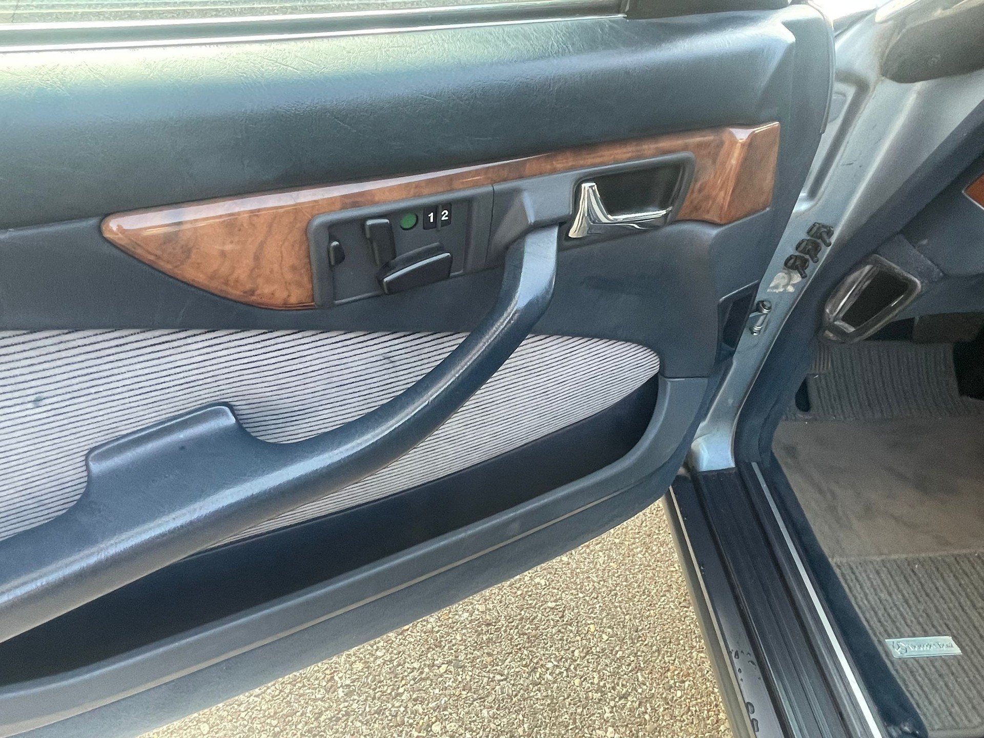 MERCEDES-BENZ 420 SEC Automatic-image-8