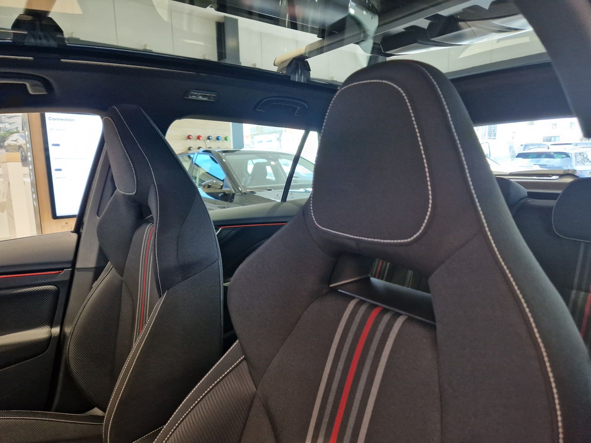 SKODA Kamiq 1.0 TSI Monte Carlo DSG-image-4