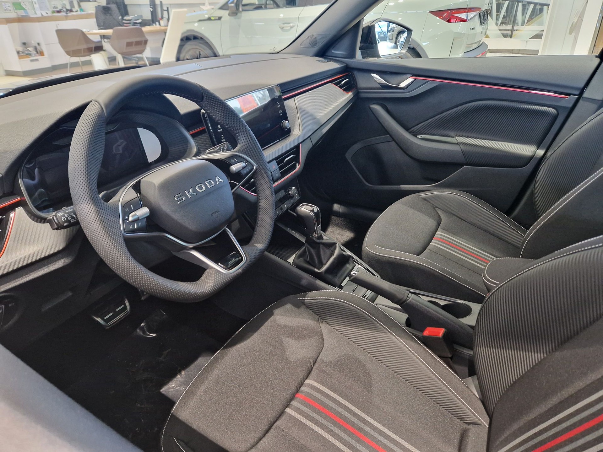 SKODA Kamiq 1.0 TSI Monte Carlo DSG-image-9