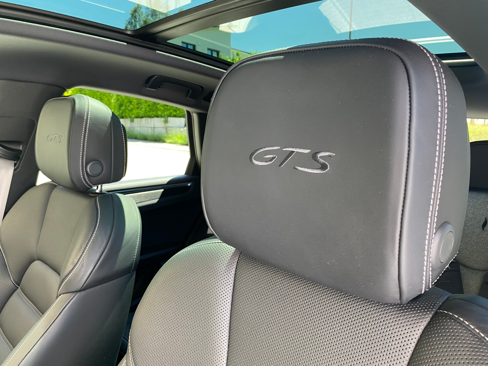 PORSCHE Macan GTS PDK-image-16