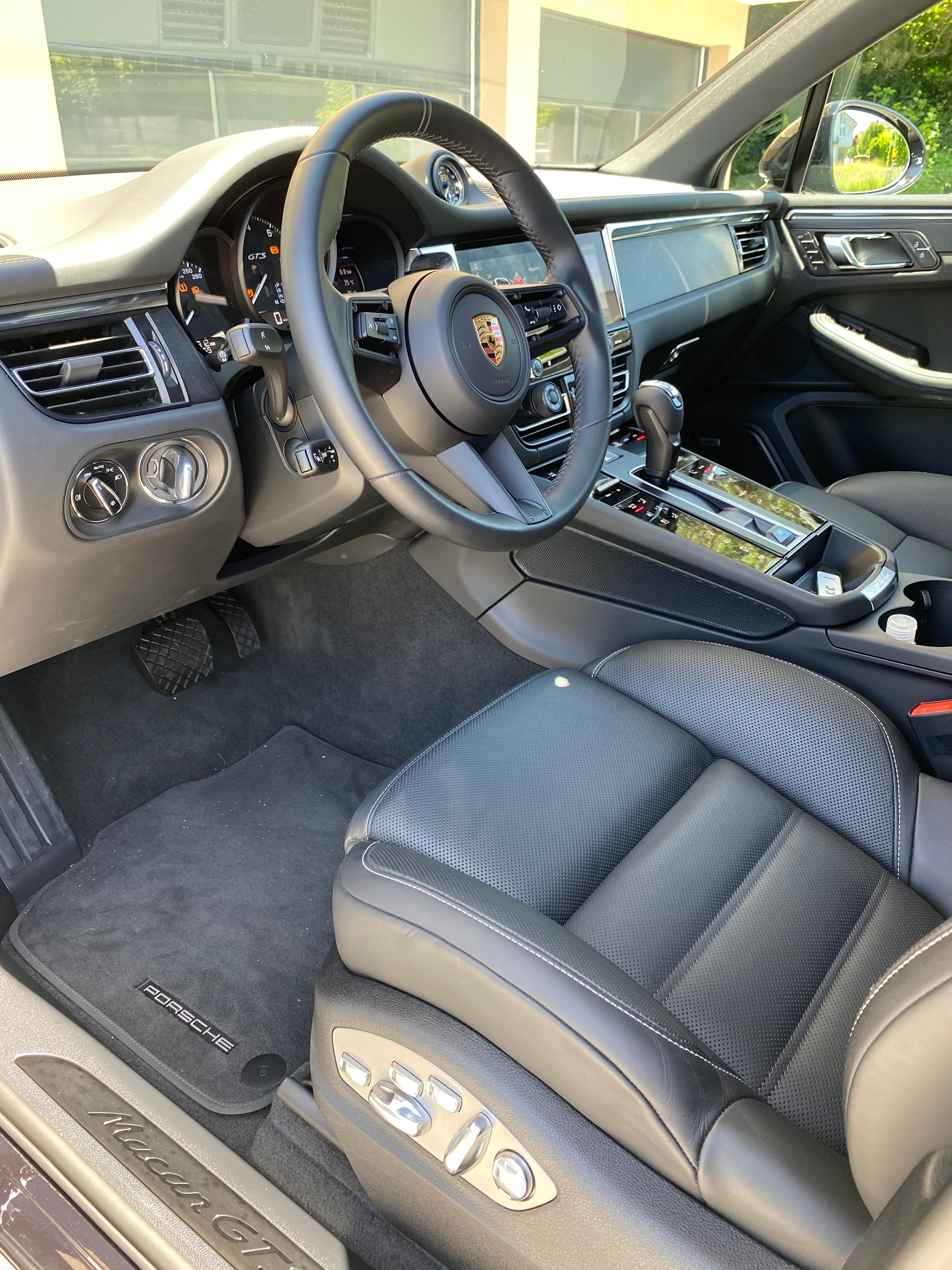 PORSCHE Macan GTS PDK-image-13