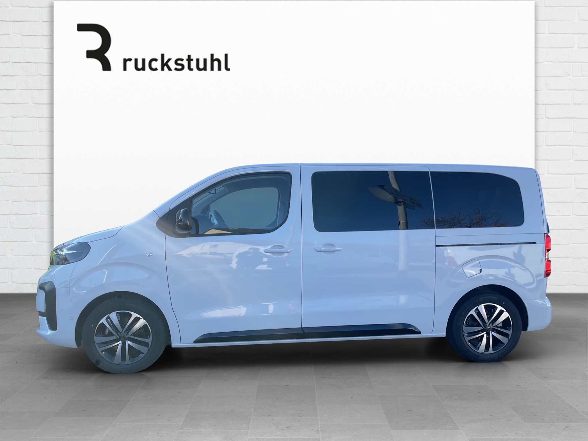 PEUGEOT Traveller Standard 2.2 BlueHDi 180 Business VIP S/S-showroom-element-2