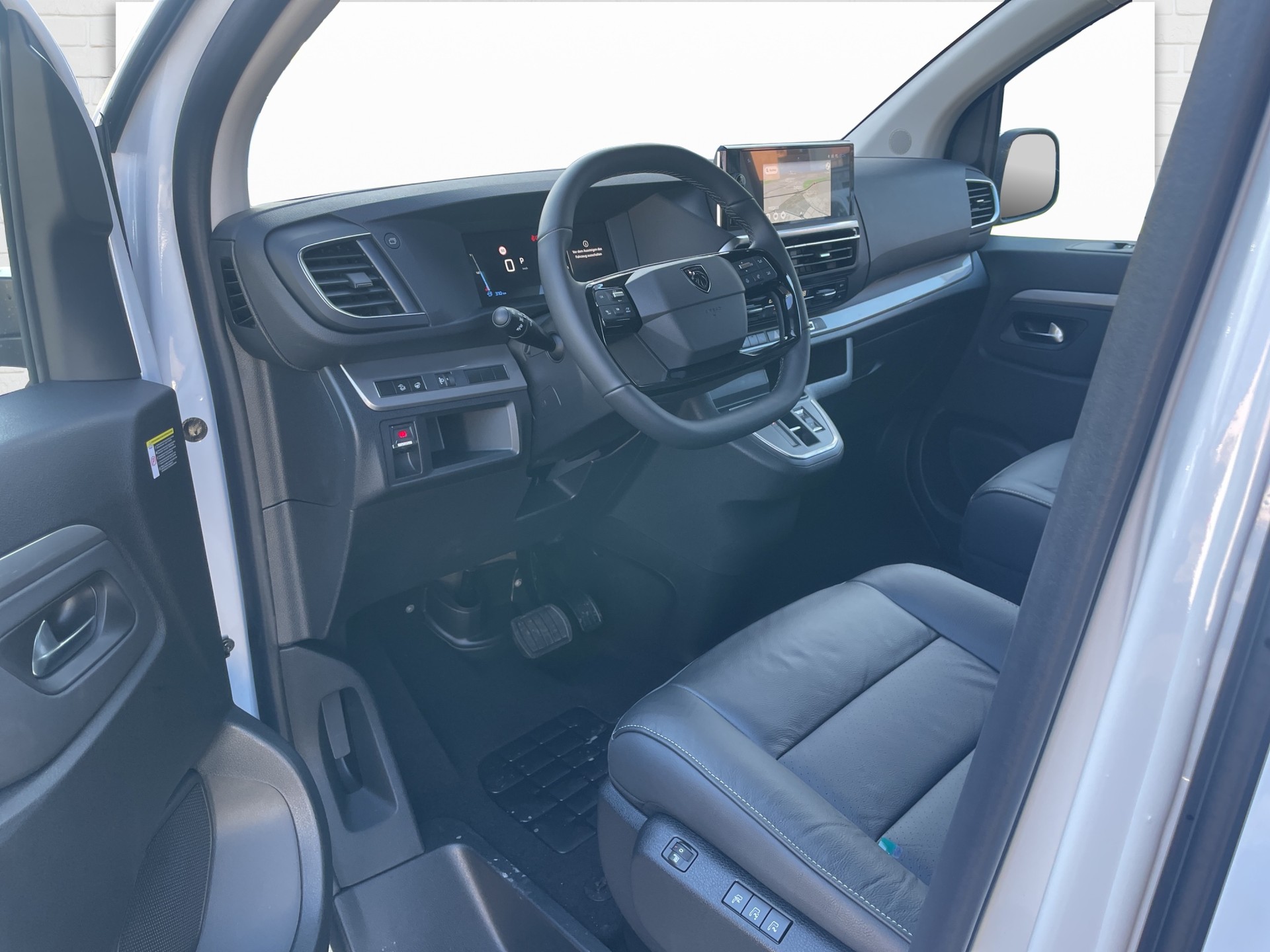 PEUGEOT Traveller Standard 2.2 BlueHDi 180 Business VIP S/S-image-5