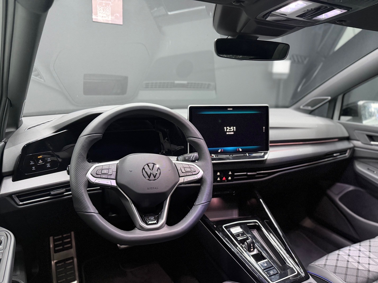 VW Golf 1.5 e TSI R-Line DSG-image-13