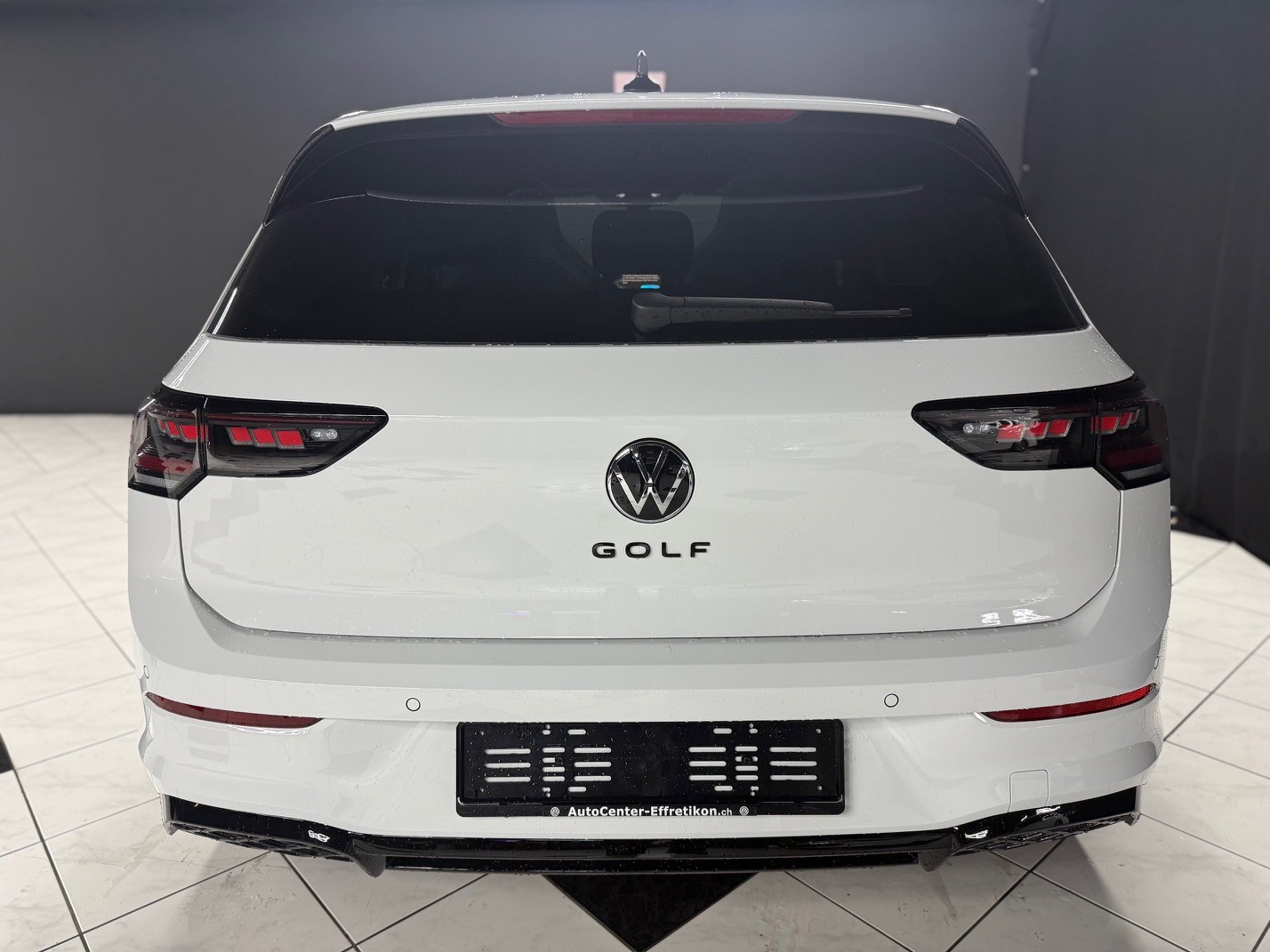VW Golf 1.5 e TSI R-Line DSG-image-4