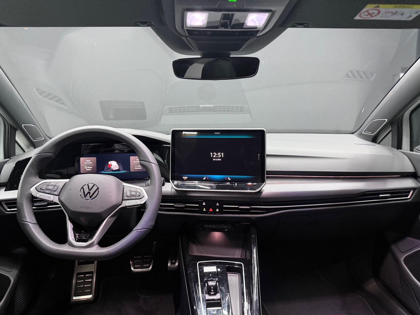 VW Golf 1.5 e TSI R-Line DSG-image-12