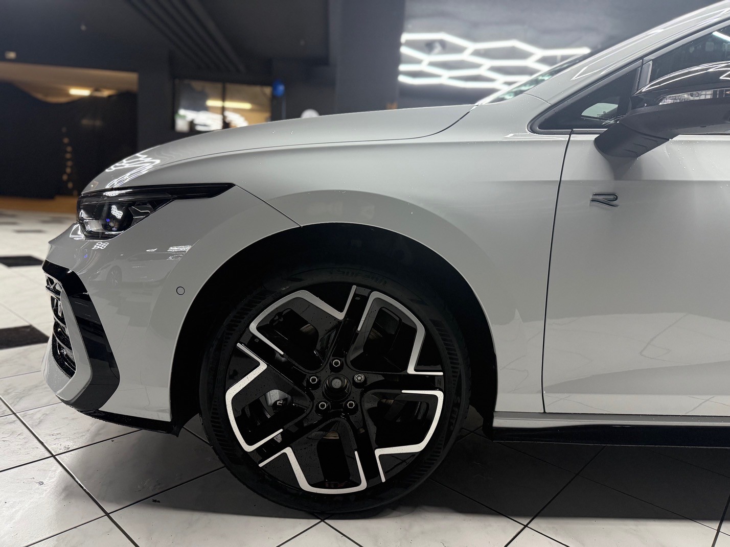 VW Golf 1.5 e TSI R-Line DSG-image-7